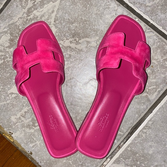 hermes pink slippers